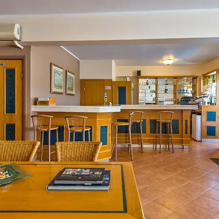 Veronica Aparthotel 3*