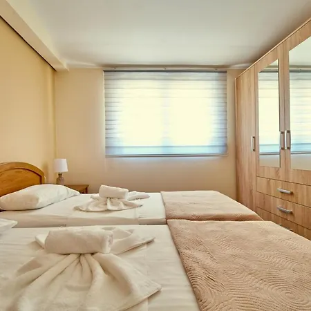 Aparthotel Veronica Kato Daratso